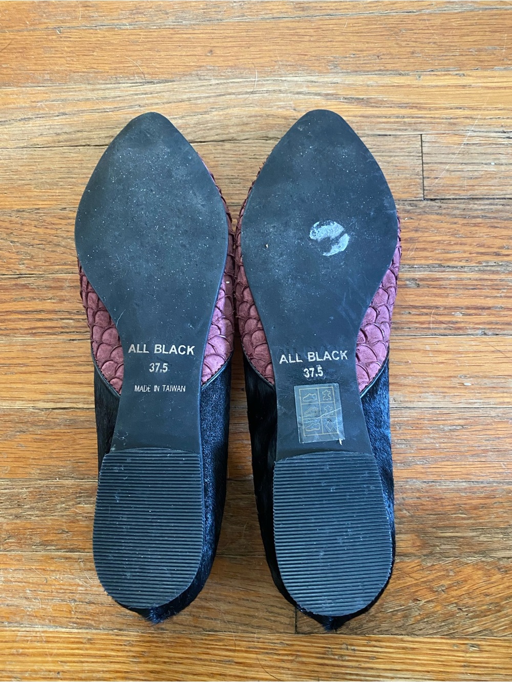 ALL BLACK Women’s Two-Tone Pointed Flats in Mauve and Black - Picture 4 of 4